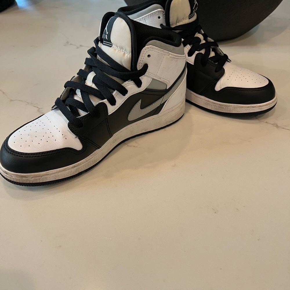 Nike Jordans 1 mid Black, White and Gray Sneakers!! 7Y Excellent condition!!